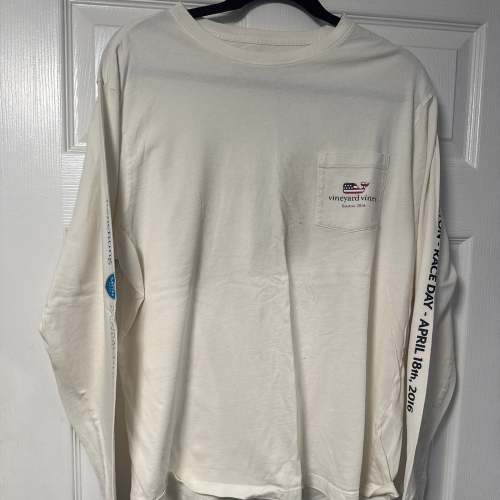 Vineyard Vines T